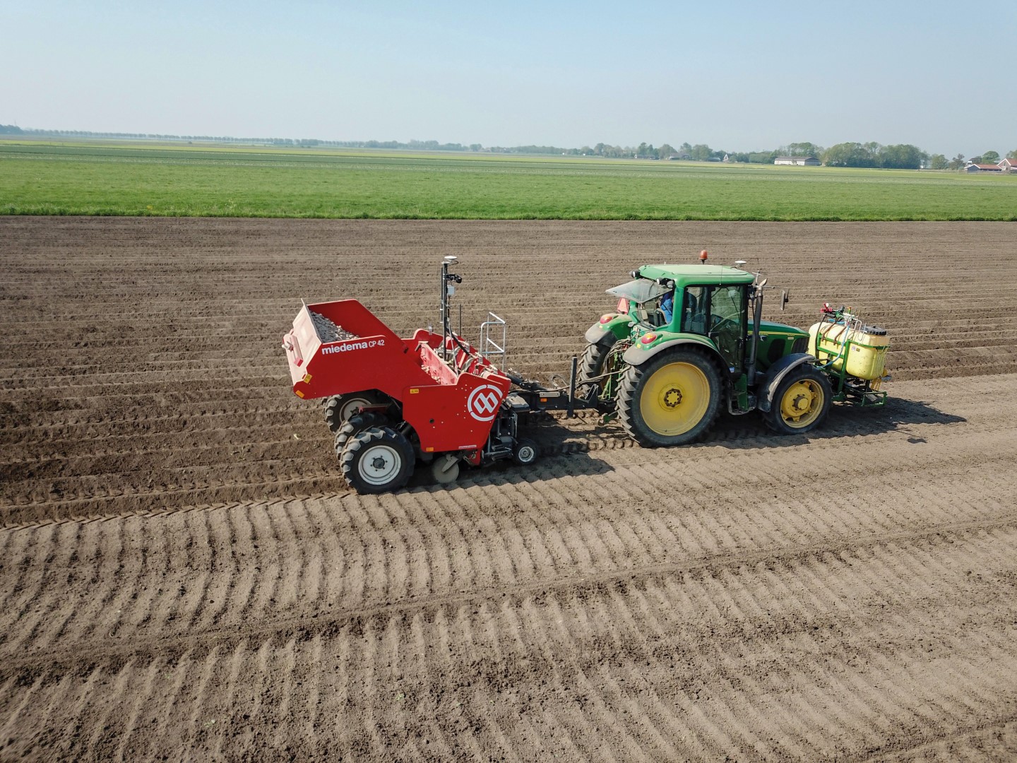 Planteuse à Godets à 4 Rangs Portée Ou Traînée