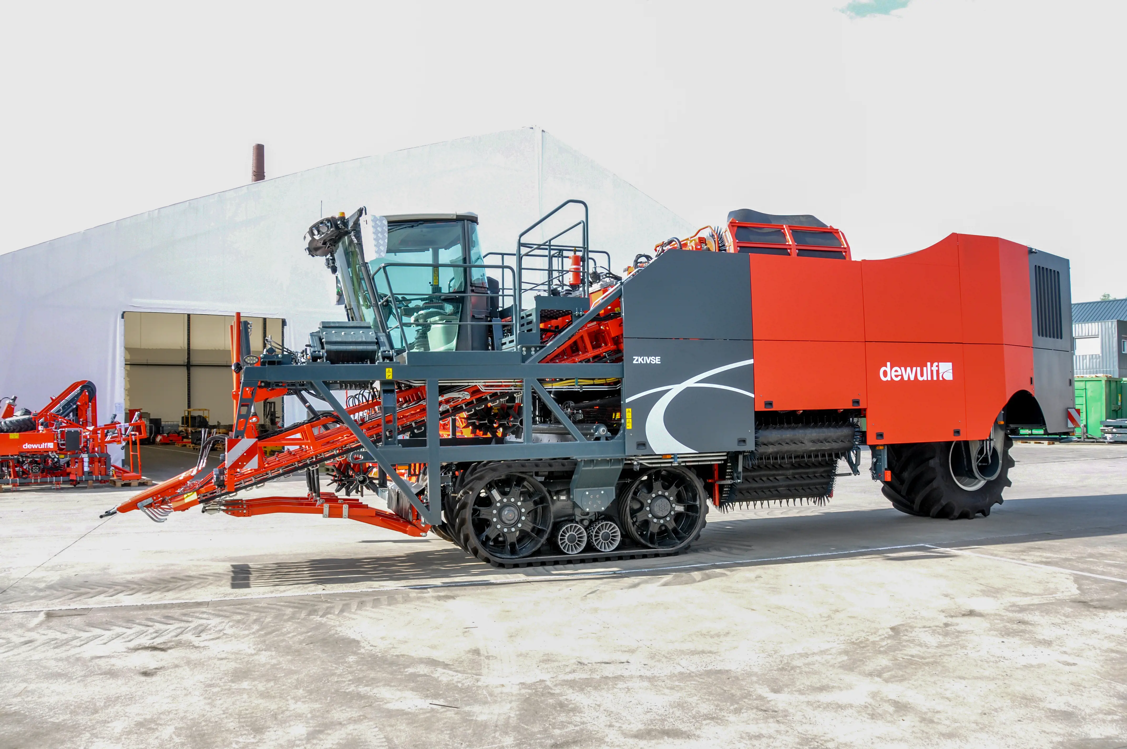 The Dewulf ZK4 top lifting harvester: innovation, quality and efficiency in equal measures